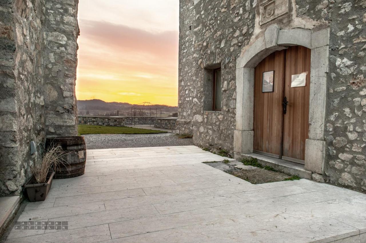 Vinica Castle Exterior foto